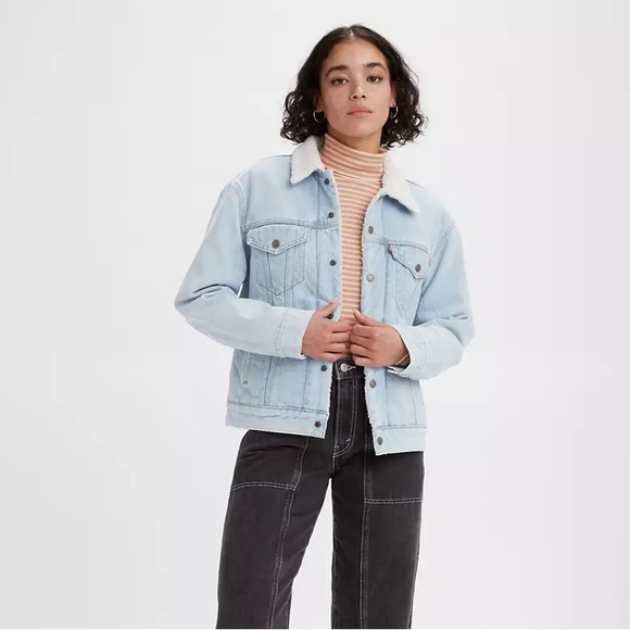 NEW Women Levi’s Ex-Boyfriend Sherpa Trucker Jacket - Picture 12 of 13